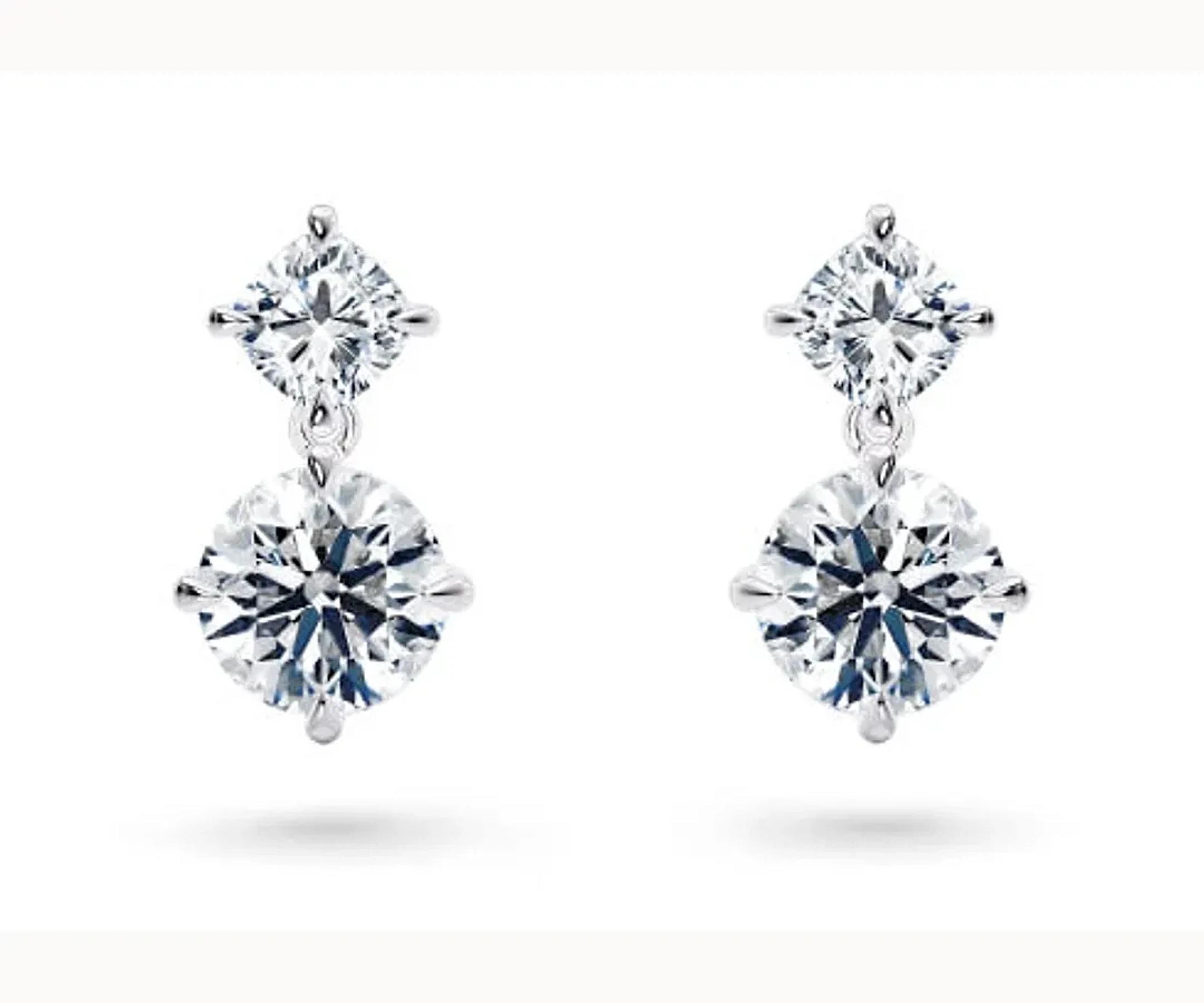 Heliconia · Aretes con diamante cojín arriba y redondo abajo — Blanco — Foto 1