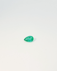 Esmeralda Natural en Talla Pera .68ct