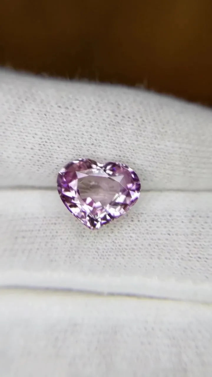 5.25ct Heart Natural Sapphire (Colour Pink, Clarity Eye Clean, Cut Faceted)