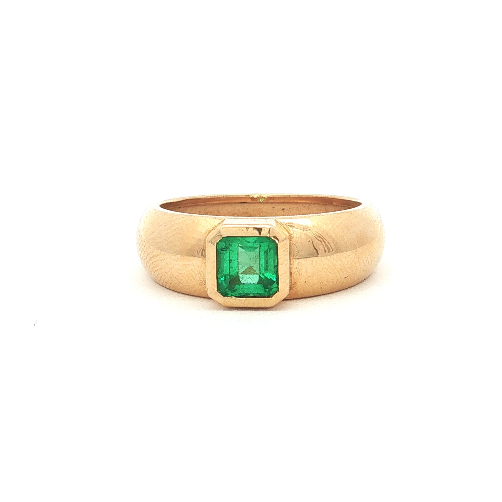 Anillo masculino de esmeralda en bisel